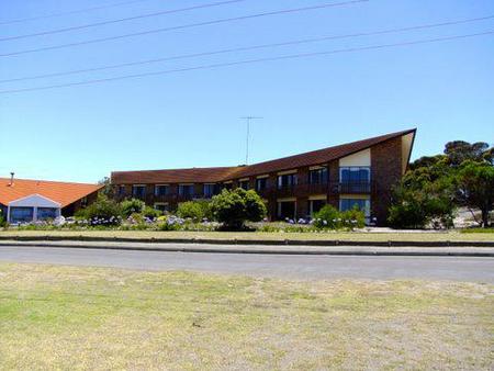 Comfort Inn Wisteria Lodge - Accommodation Perth 0