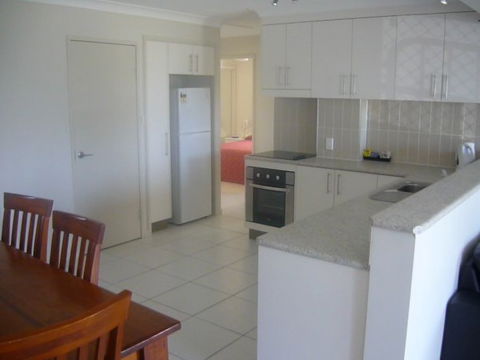 L'Amor Holiday Apartments - Accommodation Perth 3