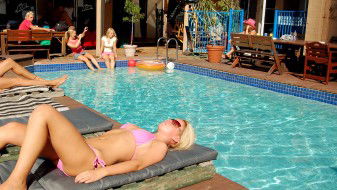 Surf N Sun Beachside Backpackers - Accommodation Perth 2