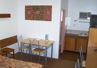 Safari Lodge Motel - Accommodation Perth 2