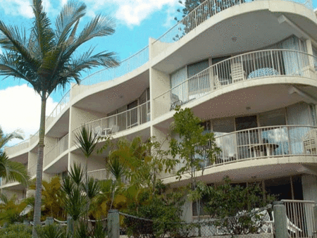 Beachcomber On The Spit - Accommodation Perth 4