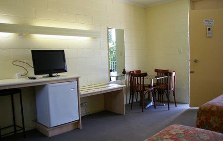 Mulgrave Court Motor Inn - Accommodation Perth 2