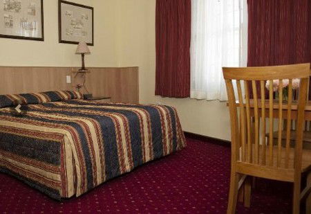 Boyles Hotel - Accommodation Perth 4