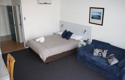Lakeview Motor Inn - Accommodation Perth 2