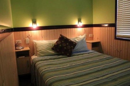 Aussie Outback Oasis Cabin And Van Village - Accommodation Perth 1