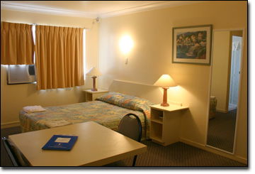 Earls Court Motor Inn - Accommodation Perth 2