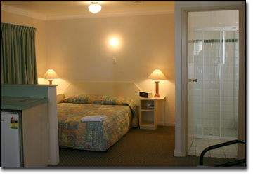 Earls Court Motor Inn - Accommodation Perth 3
