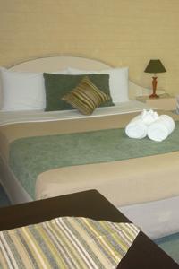 Reef Gateway Motor Inn - Accommodation Perth 0