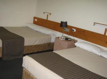 Banjo Paterson Inn - Accommodation Perth 3