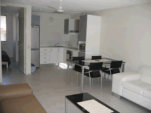 Surfspray Court Holiday Apartments - Accommodation Perth 6