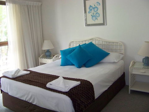 Old Burleigh Court Holiday Apartments - Accommodation Perth 0