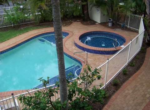 Old Burleigh Court Holiday Apartments - Accommodation Perth 1