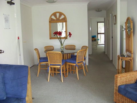 Old Burleigh Court Holiday Apartments - Accommodation Perth 2