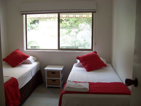 Old Burleigh Court Holiday Apartments - Accommodation Perth 3