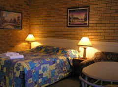 Blue Violet Motor Inn - Accommodation Perth 2
