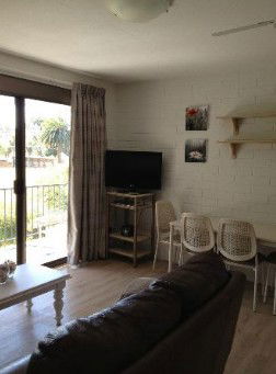 Aquarius Holiday Apartments - Accommodation Perth 2