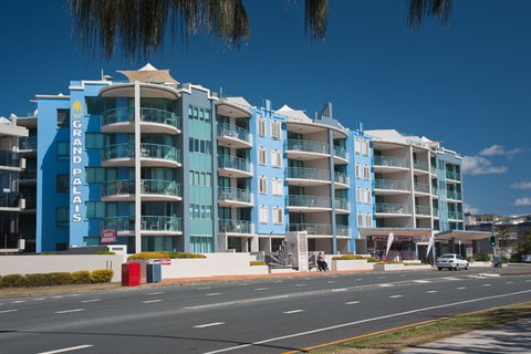 Grand Palais Beachside Resort - Accommodation Perth 7