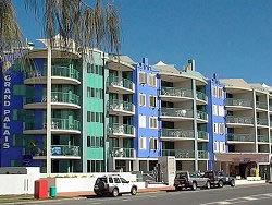 Grand Palais Beachside Resort - Accommodation Perth 8