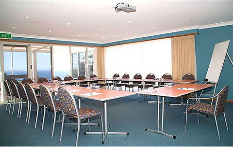 Amooran Court - Accommodation Perth 3