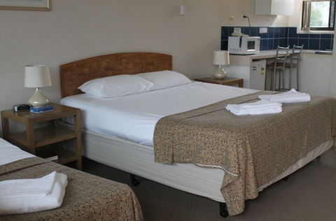 A' Montego Mermaid Beach Motel - Accommodation Perth 0