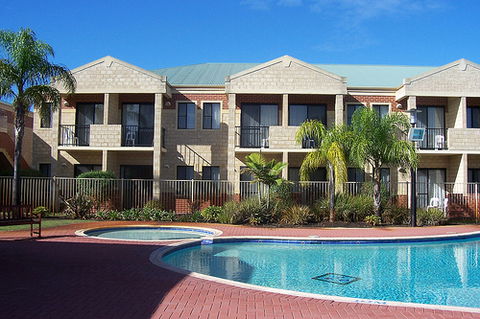 Country Comfort Inter City Perth Hotel & Apartments - Accommodation Perth 0