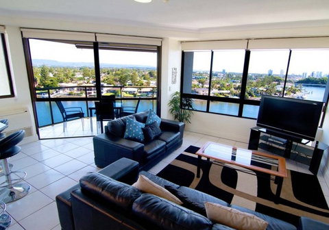 Surfers Hawaiian - Accommodation Perth 0