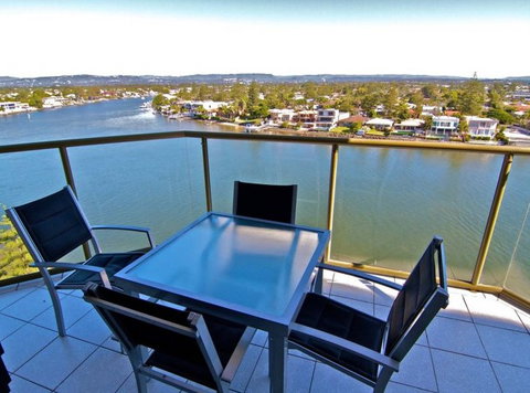 Surfers Hawaiian - Accommodation Perth 1