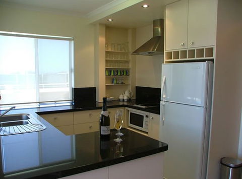 Burlington Holiday Apartments - Accommodation Perth 3