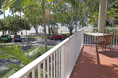 Cairns Beach Resort - Accommodation Perth 11