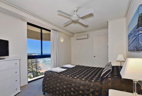 Clubb Coolum Beach - Accommodation Perth 4