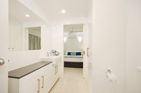 Marlin Waters Beachfront Apartments - Accommodation Perth 6