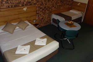 Surfside Resort Motel - Accommodation Perth 0