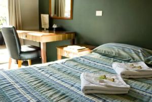 City Crown Motel - Accommodation Perth 1