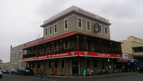 Semaphore Hotel - Accommodation Perth 0