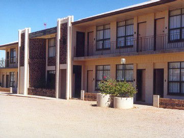 Opal Inn Hotel - Accommodation Perth 0