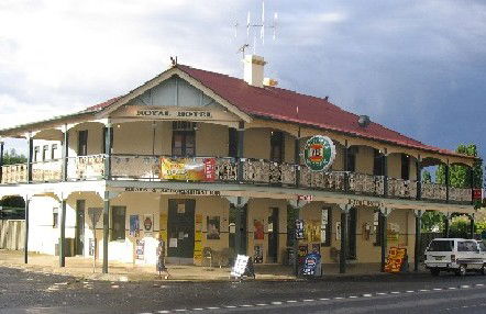 Royal Hotel Mandurama - Accommodation Perth 0
