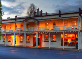 Royal George Hotel - Accommodation Perth 0