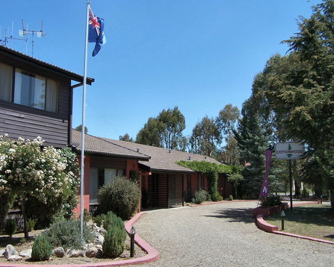 Cottonwood Lodge Motel - Accommodation Perth 0