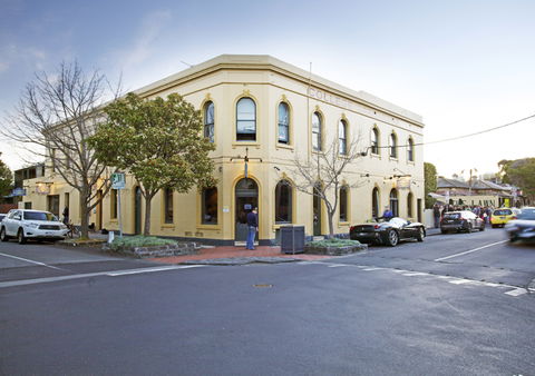 College Lawn Hotel - Accommodation Perth 0