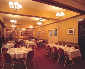 Governor Macquarie Motor Inn - Perth Resorts 0