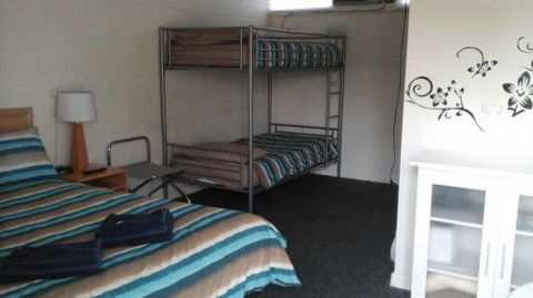 Gazebo Motor Inn - Accommodation Perth 2