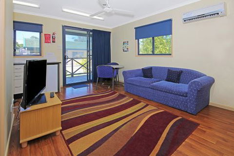  Palms Motel - Accommodation Perth 0