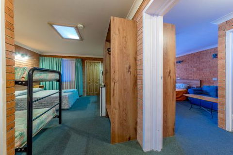 Sapphire Palms Motel - Accommodation Perth 5