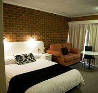 Cousins Motor Inn - Accommodation Perth