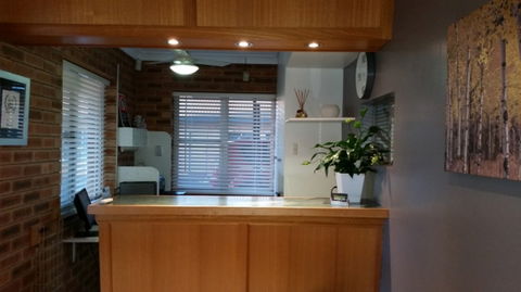 Cousins Motor Inn - Accommodation Perth 1