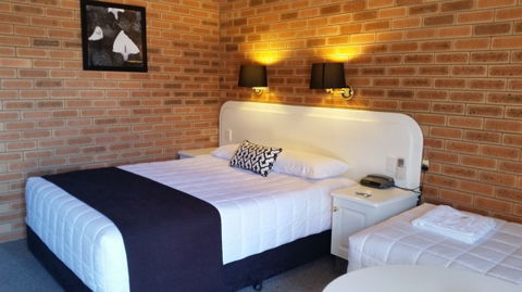 Cousins Motor Inn - Accommodation Perth 16