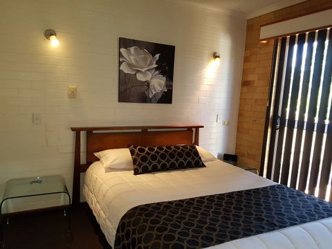 Cousins Motor Inn - Accommodation Perth 19