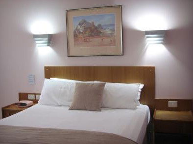Tamwell Motel - Accommodation Perth 0