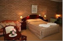 Deer Park Motor Inn - Accommodation Perth 2