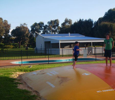 Elliston Caravan Park - Accommodation Perth 2